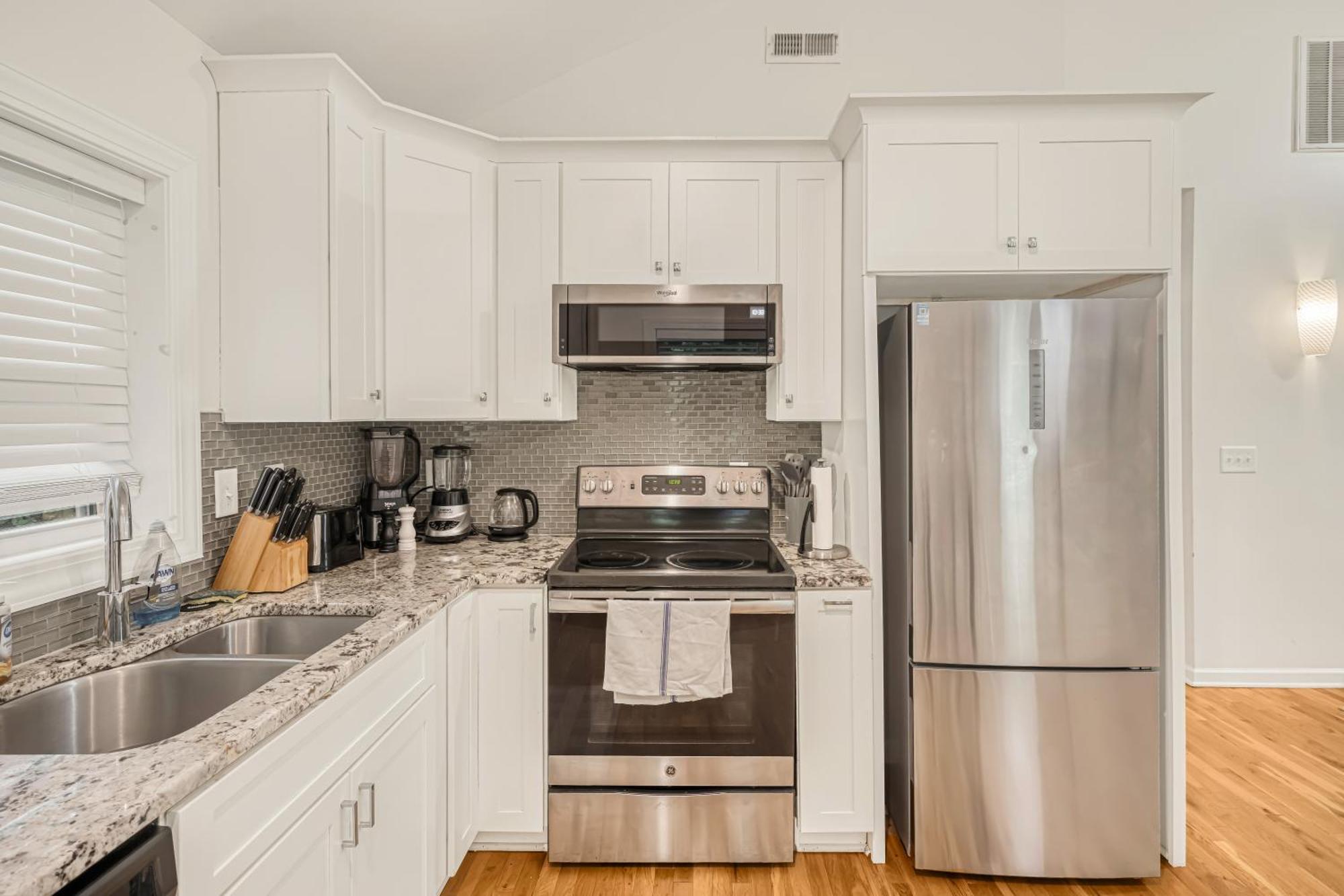 Charming 2Br Bungalow 4 Minutes To Duke University Durham Extérieur photo